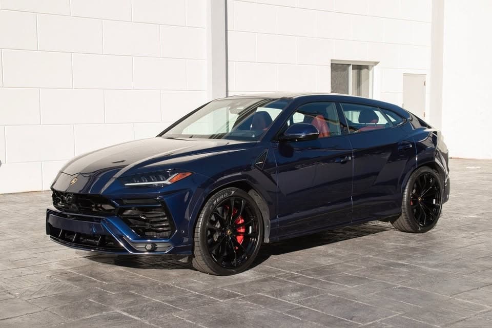 Lamborghini Urus Blue on Blue — Le SUV Qui Arrête le Temps